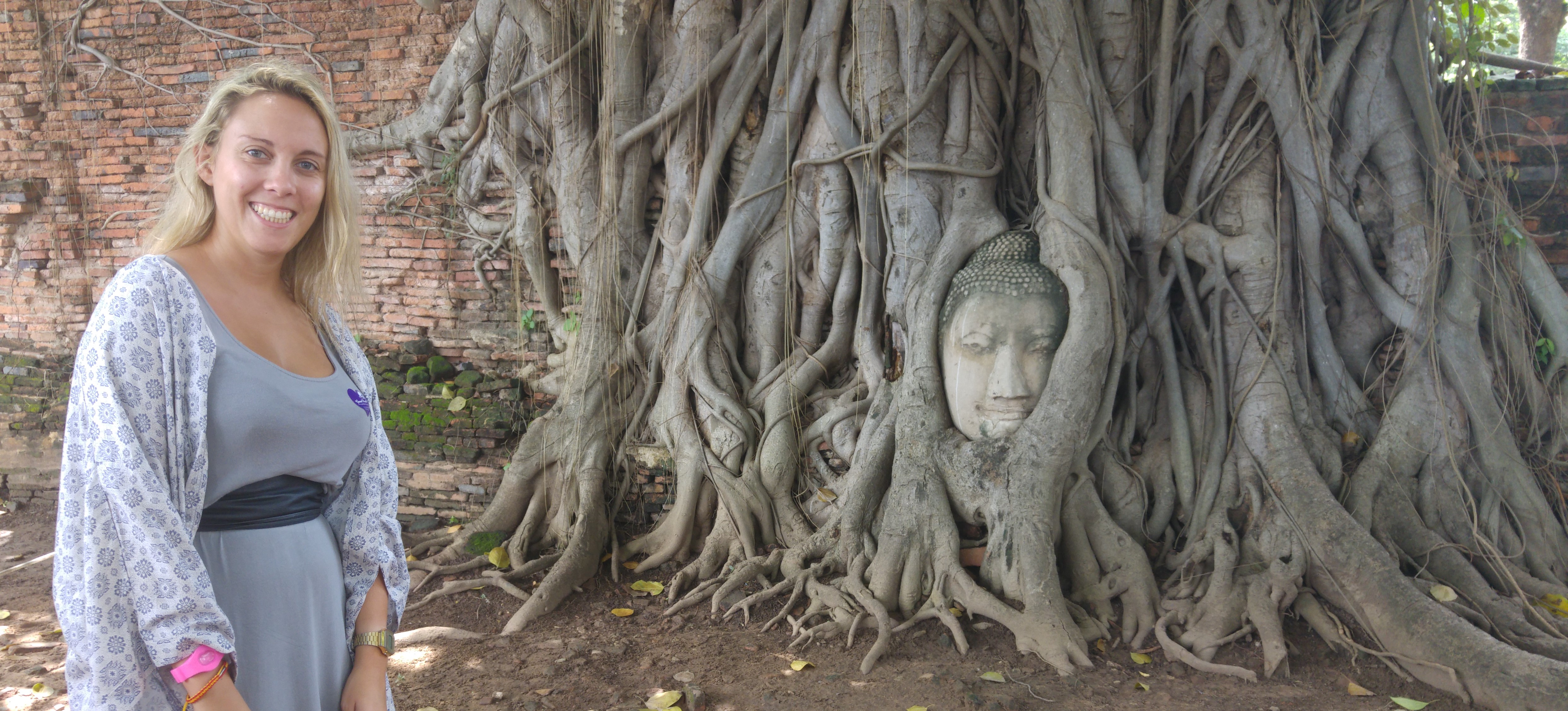 cabeza-de-buda-dentro-de-arbol-ayutthaya