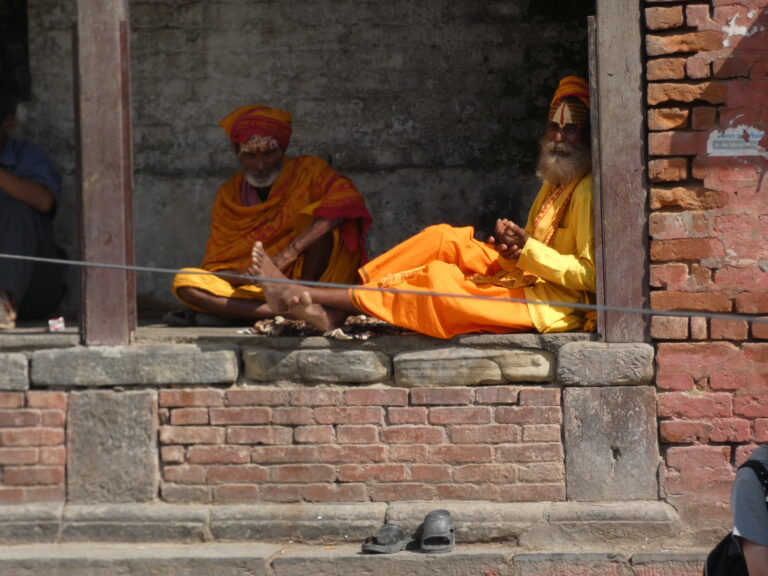 Diario de un viaje a Nepal día 2: Katmandú -Swayambhunath – Patan – Pashupatinath – Boudhanath – Jardín de los suenos